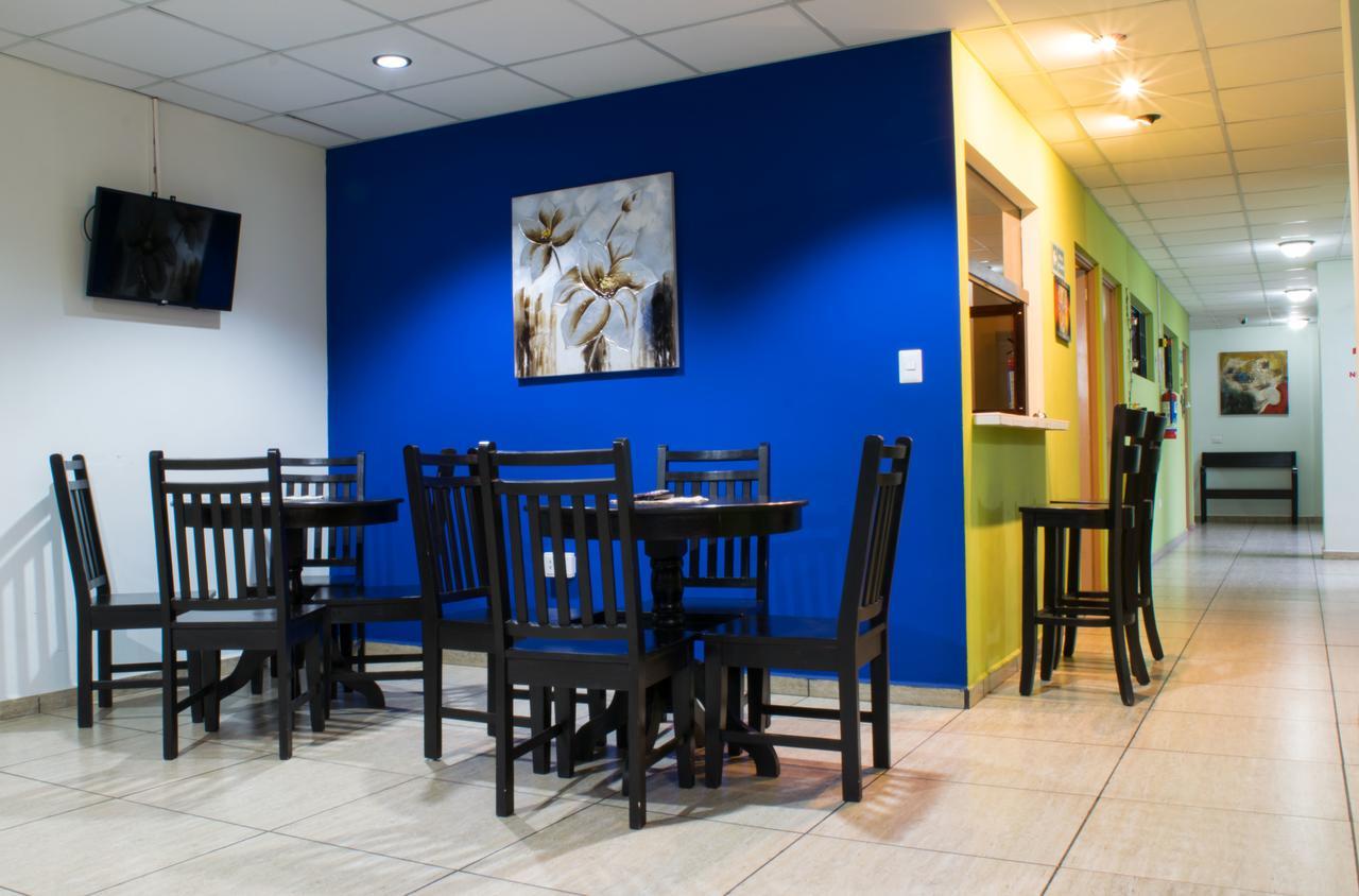 Hostal De Asturias 圣萨尔瓦多 外观 照片