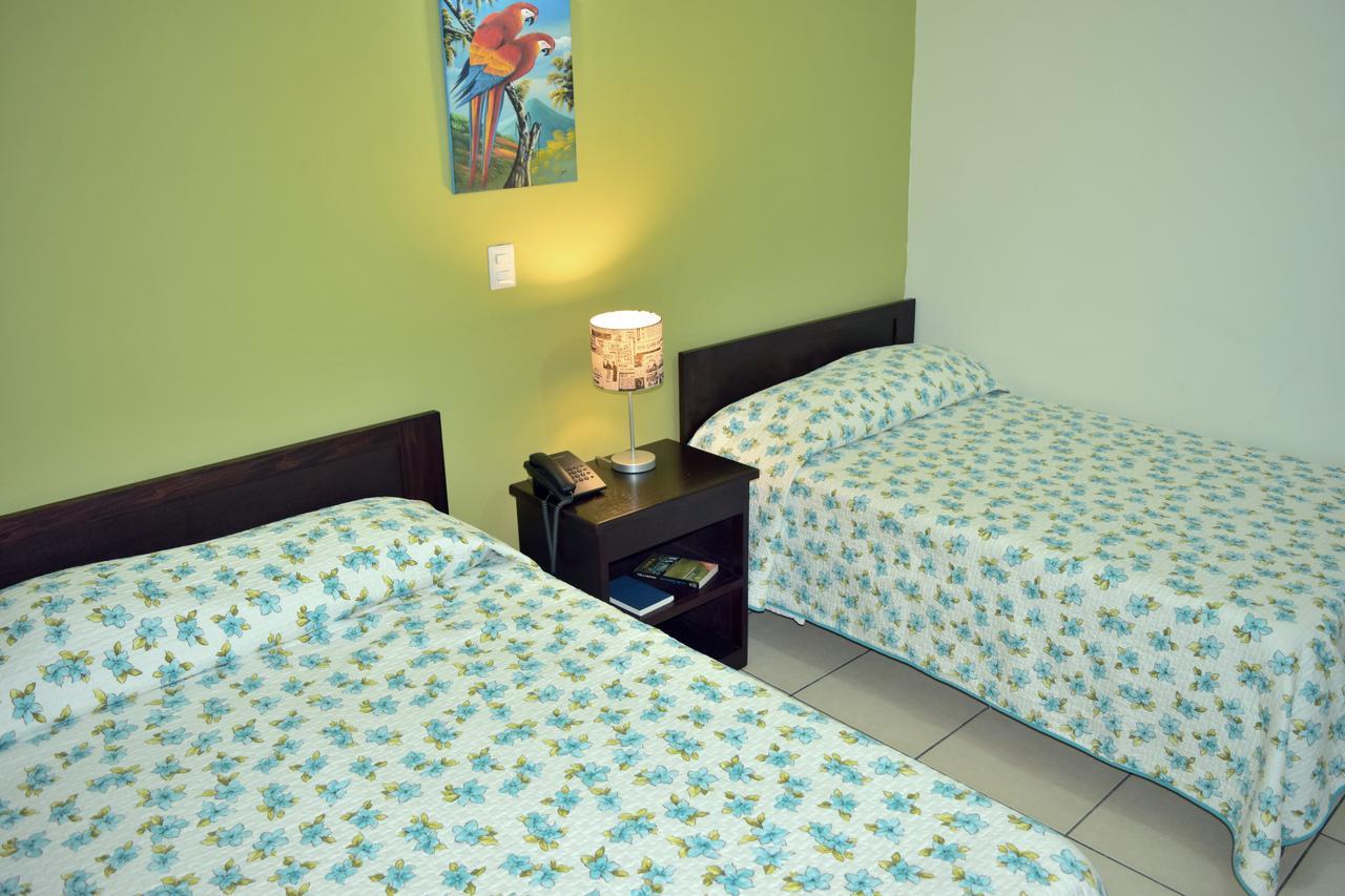 Hostal De Asturias 圣萨尔瓦多 外观 照片