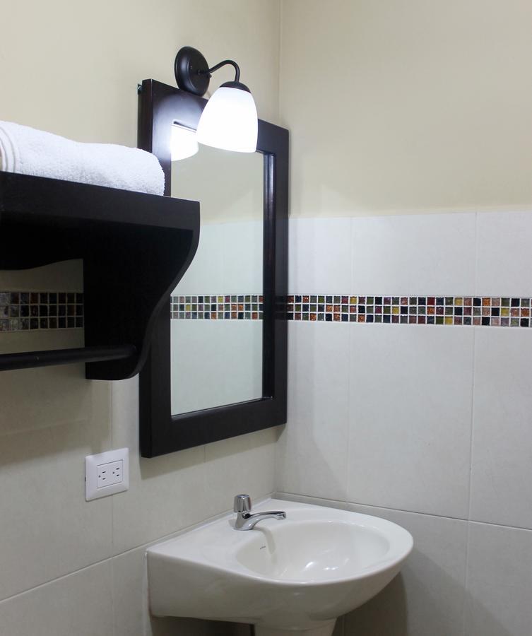 Hostal De Asturias 圣萨尔瓦多 外观 照片